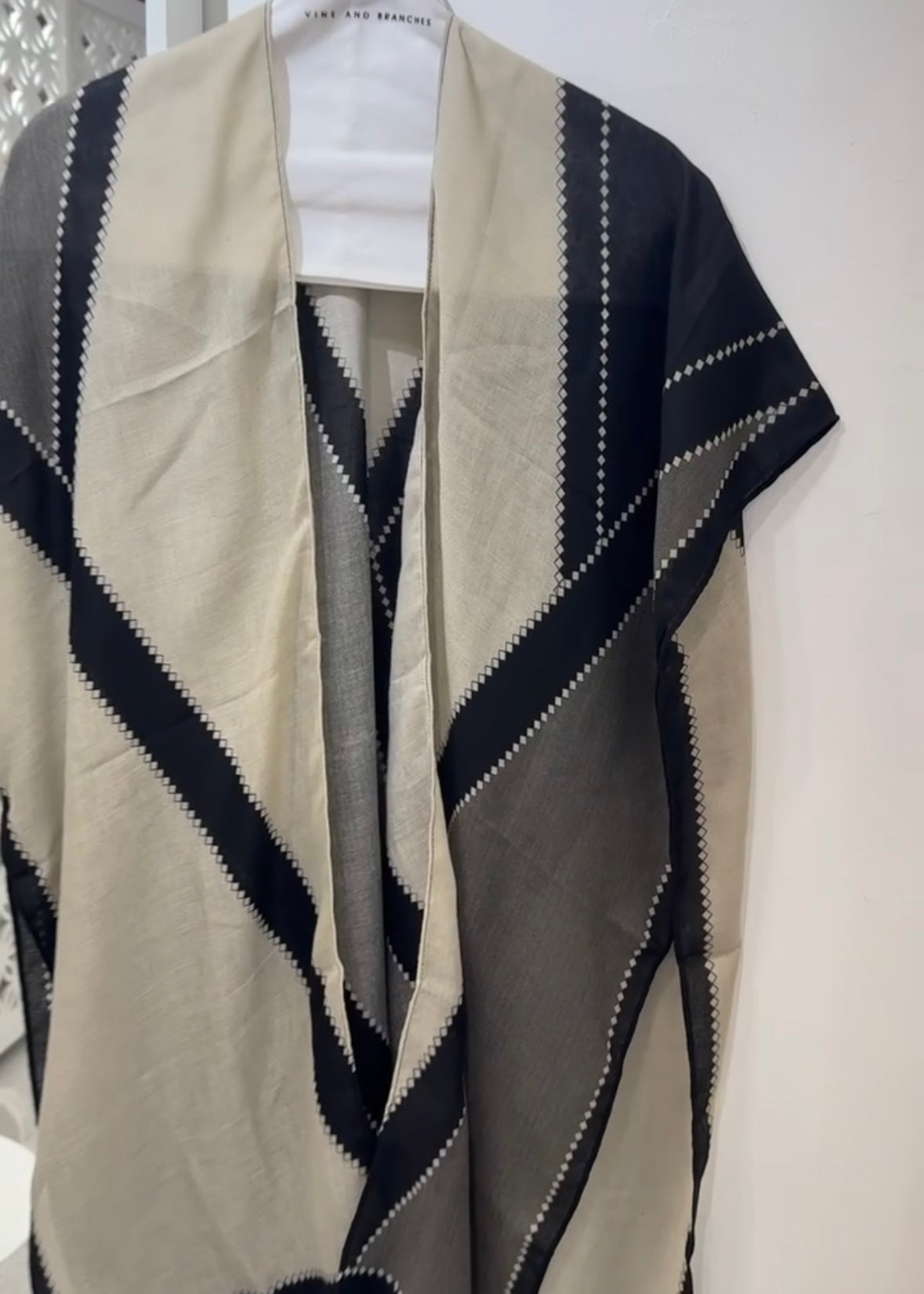 Jens Outer | Beige Black