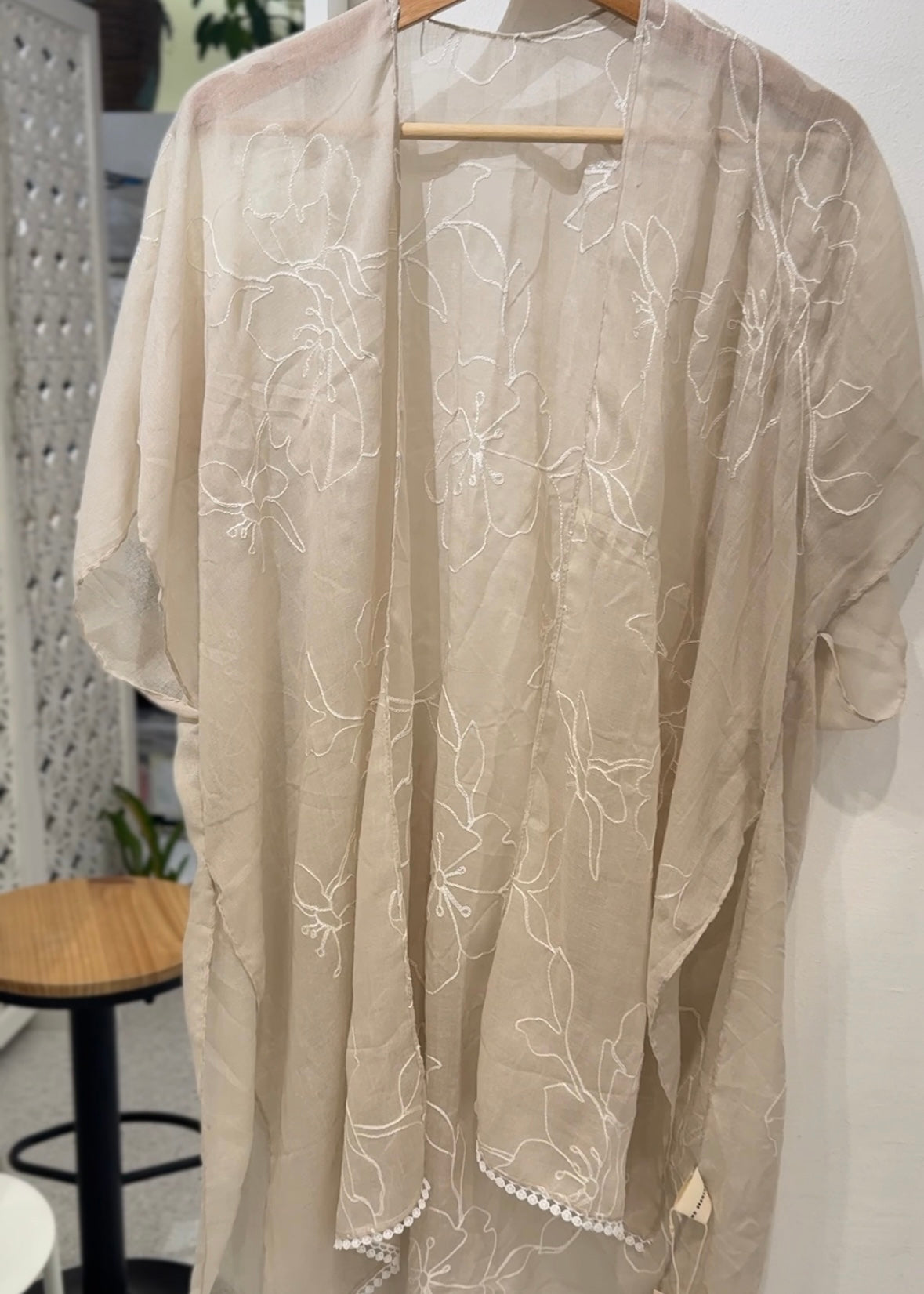 Jens Outer | Beige Embroidery