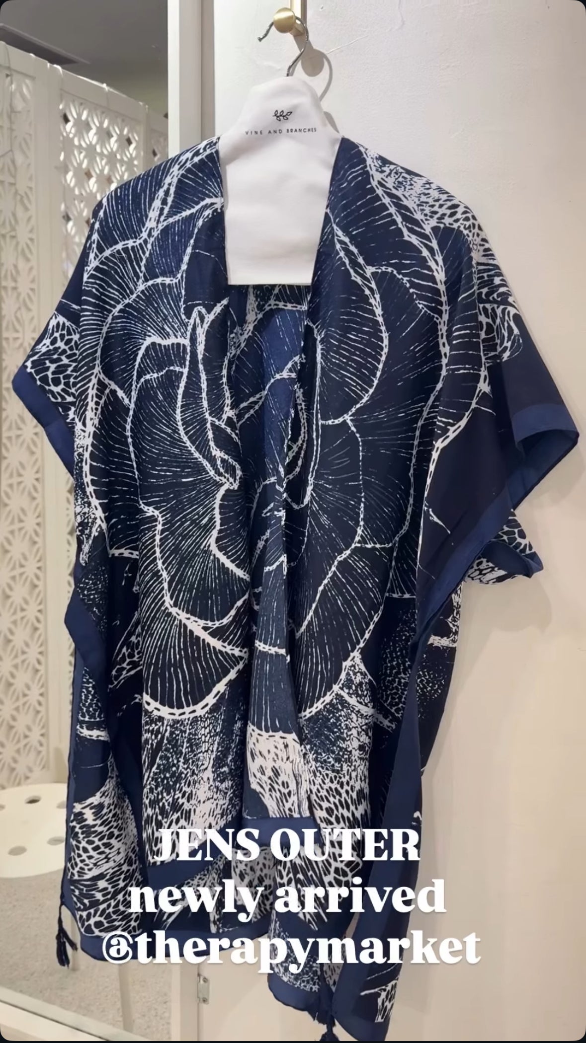 Jens Outer | Navy Floral